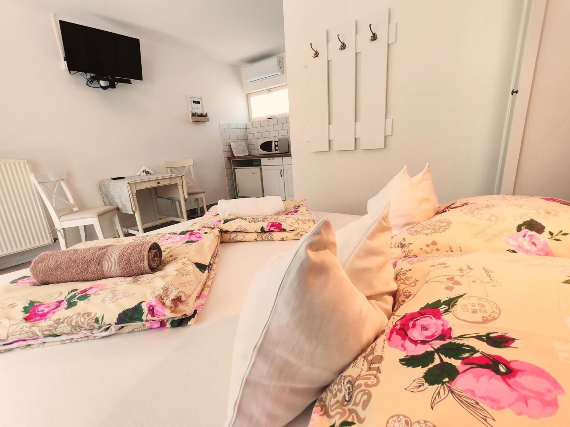 Elisoria Apartments Cserszegtomaj Luaran gambar